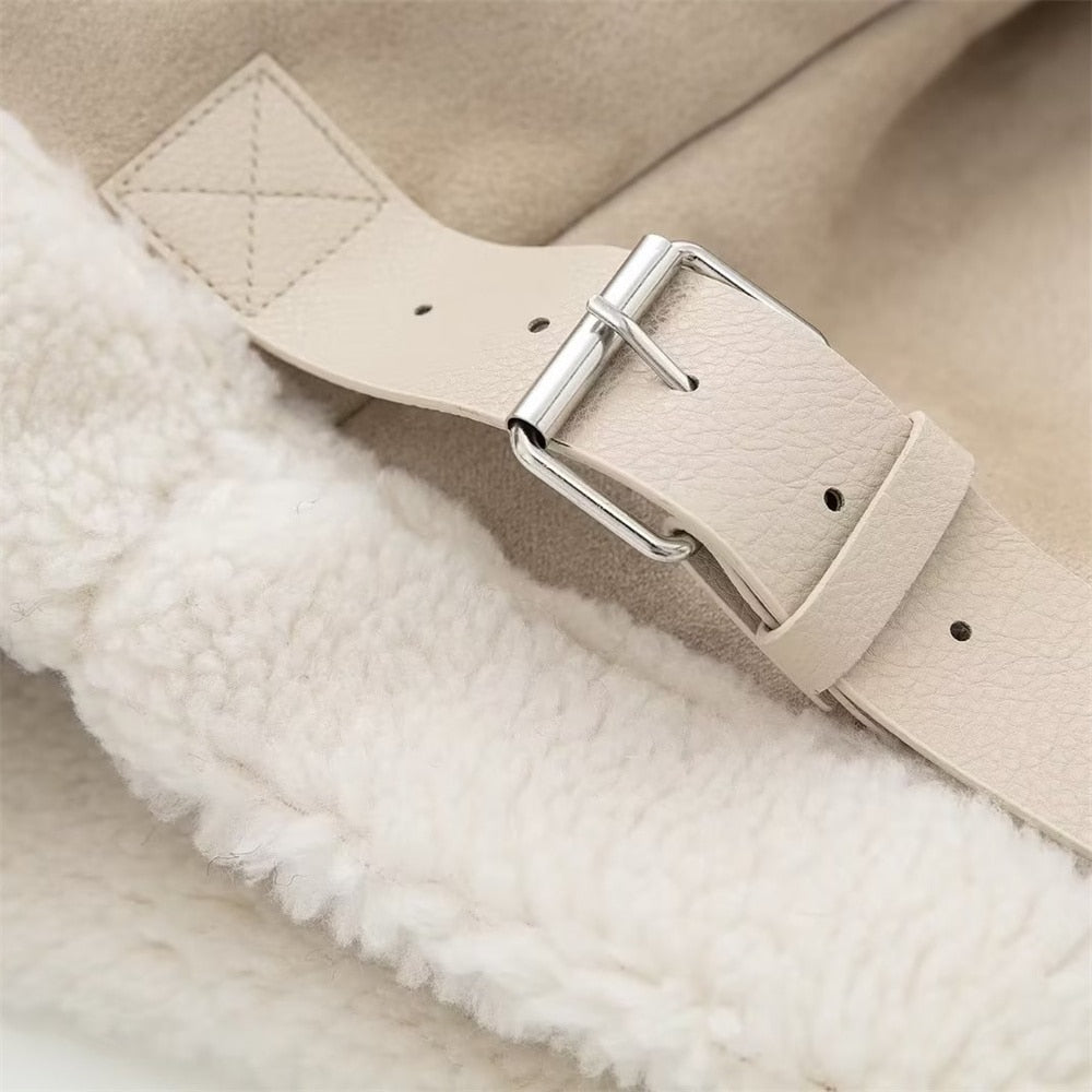 Elegant Women's Aviator Jacket with Faux Fur – Cozy Beige Winter Jacket Featuring Zipper and Collar-Jackets-Lake and Ivy-Lake and Ivy